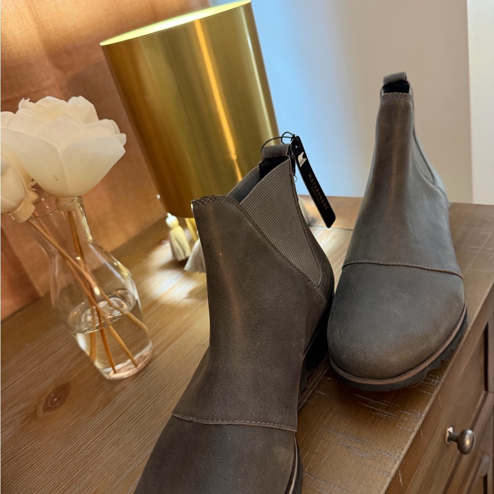 Sorel Dark Gray Ankle Booties - waterproof size 10 - Picture 2 of 3